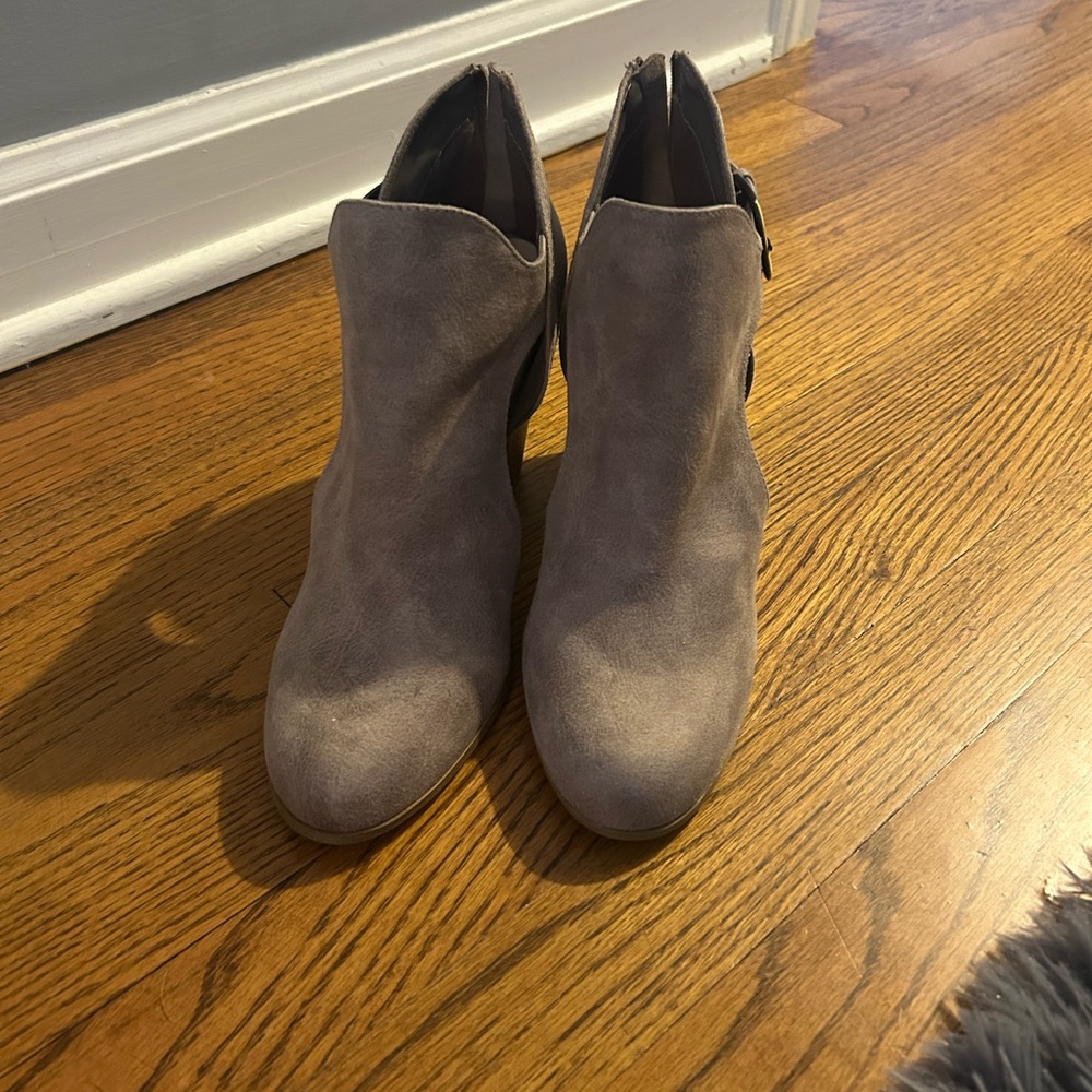 Fergie boots size 9- excellent condition!